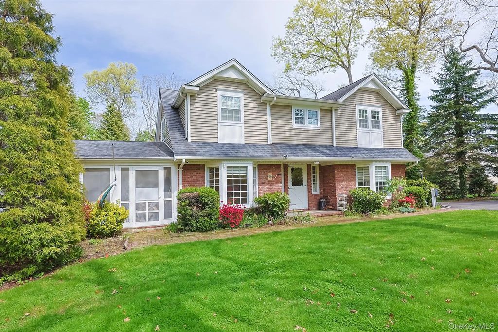 24 Timberline Drive, Huntington