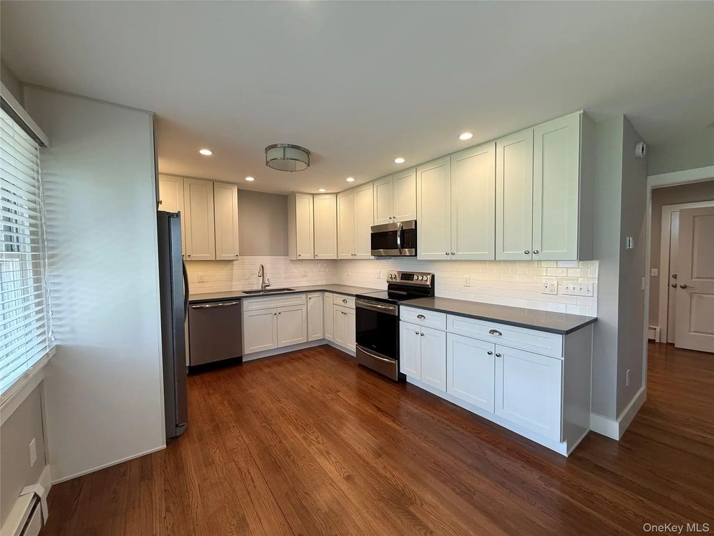55075 Main Road # Youngs Bldg #3, Southold