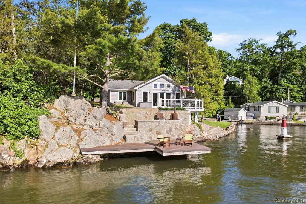 53 Shore Avenue, Greenwood Lake