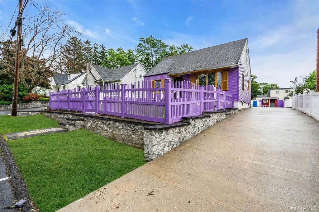 80 E 19th Street, Huntington Station