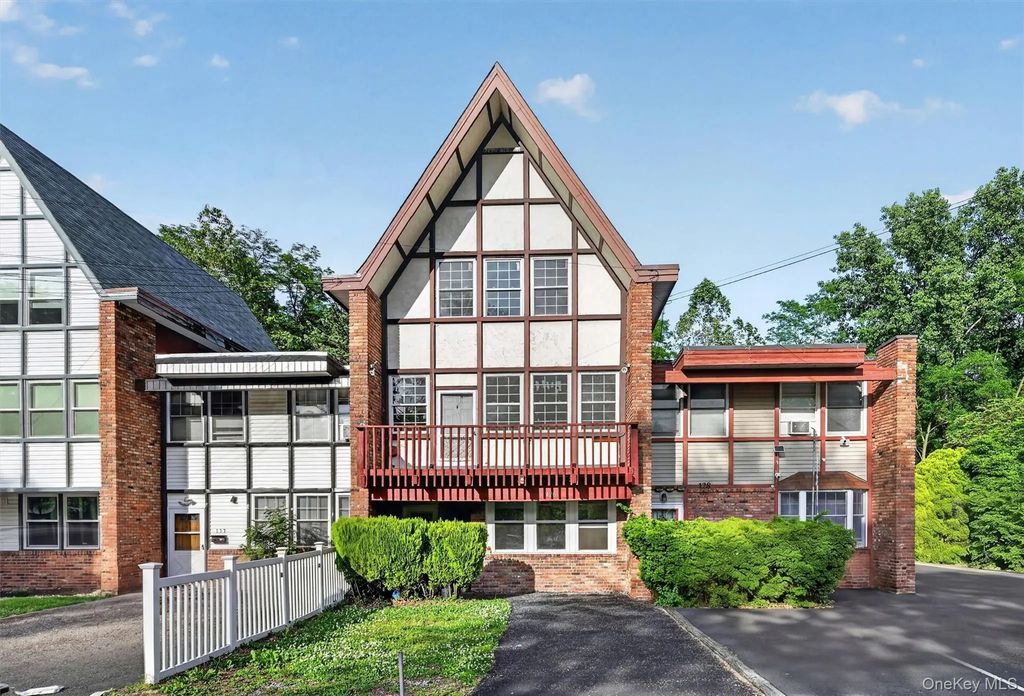 126 Halgren Crescent, Haverstraw