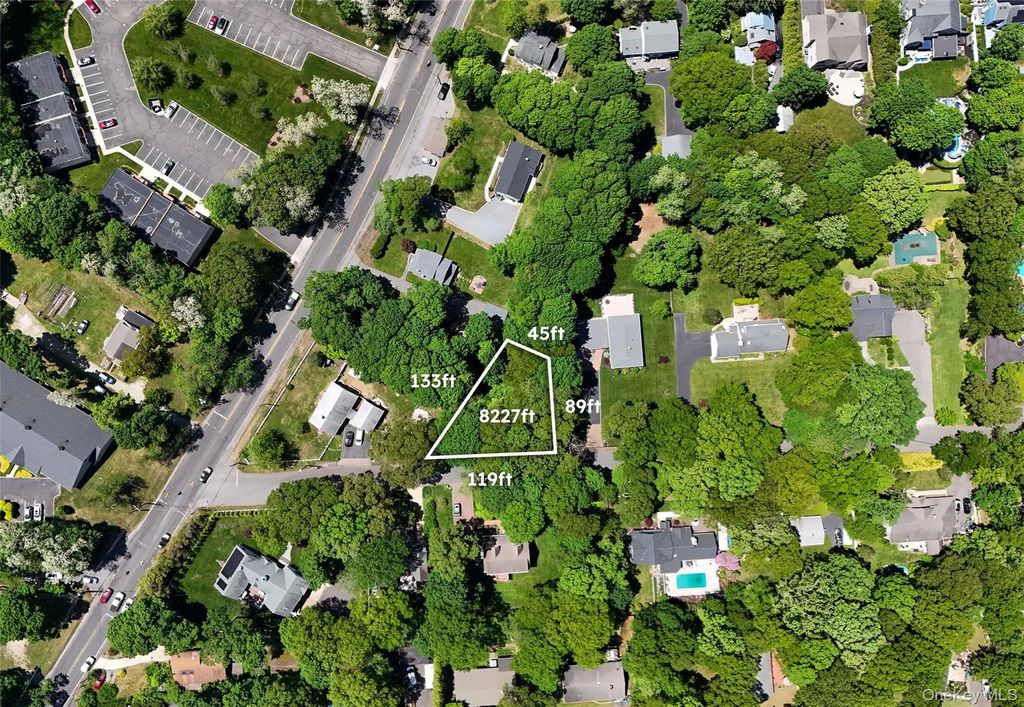 Edgewood Avenue, Port Jefferson Village