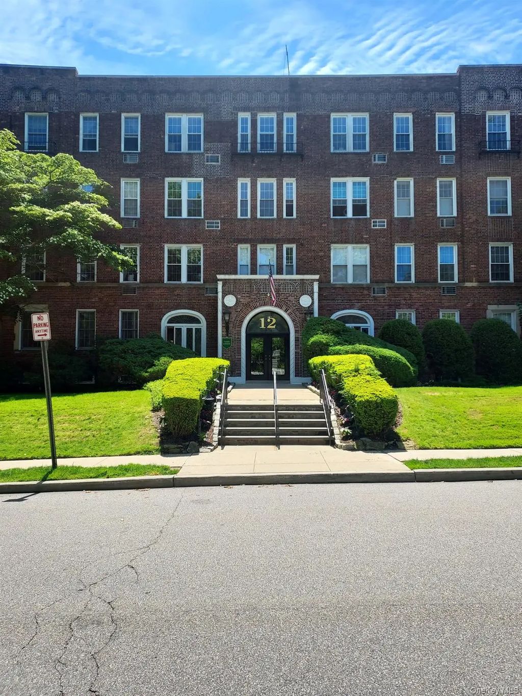 12 Hamilton Place C11, Garden City