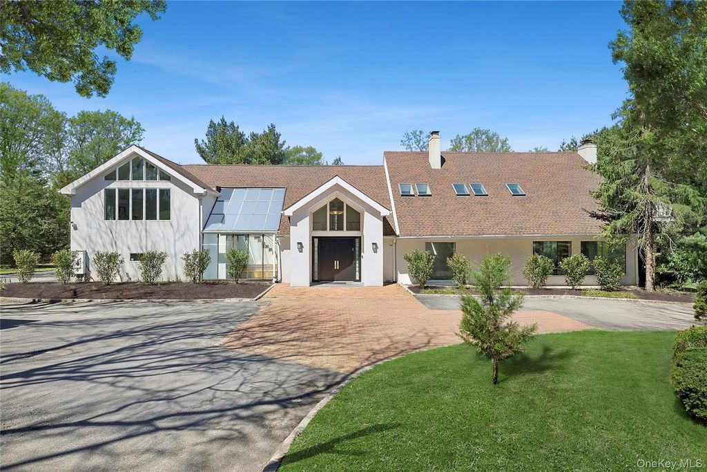 92 Old House Lane, Sands Point
