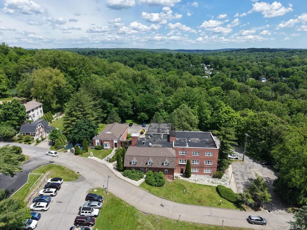 2 Stowe Street, Peekskill