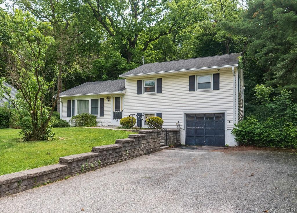 35 Windwood Drive, Newburgh