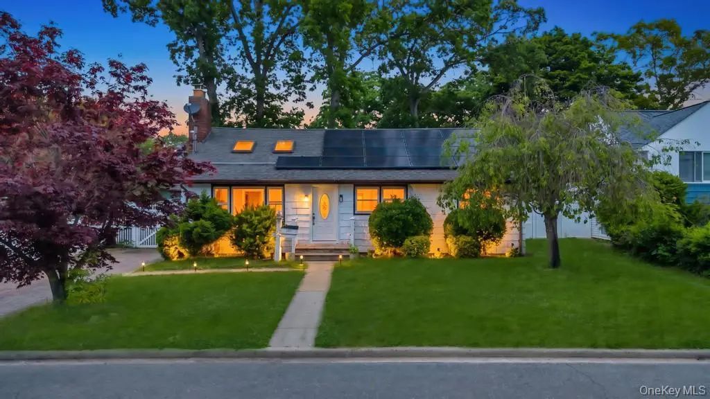 59 E Cedar Street, Massapequa