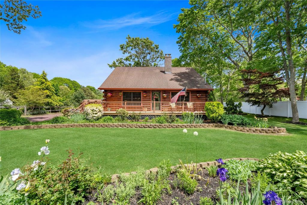 355 Woodland Avenue, Manorville