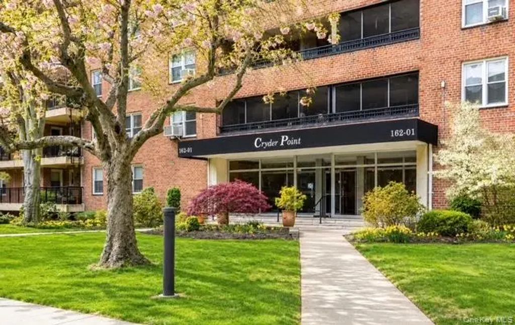 162-01 Powells Cove Boulevard # 2g, Beechhurst