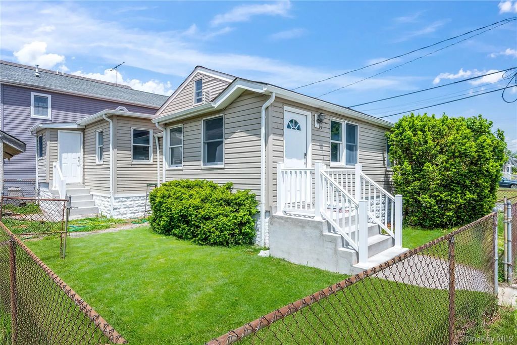 161 Baisley Avenue, East Rockaway