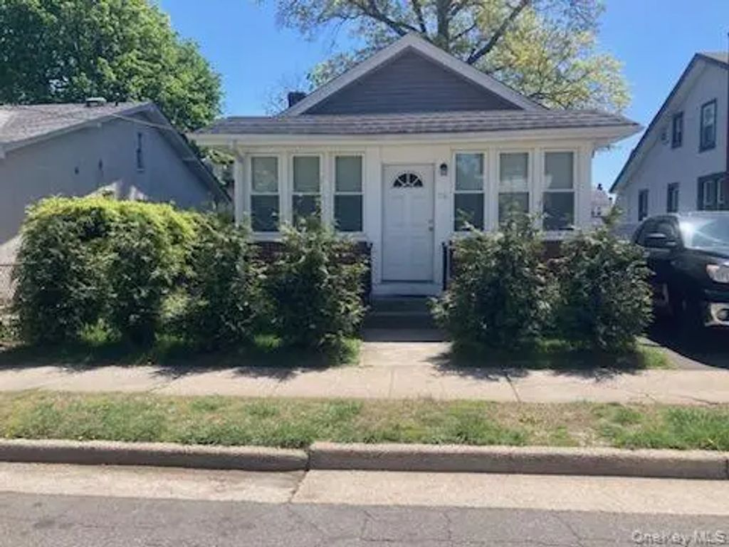 76 Van Cott Avenue, Hempstead