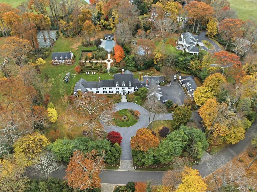 8 Stonegate Lane, Old Brookville