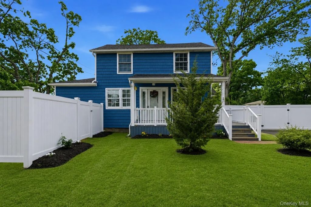 2 Taft Avenue, Islip