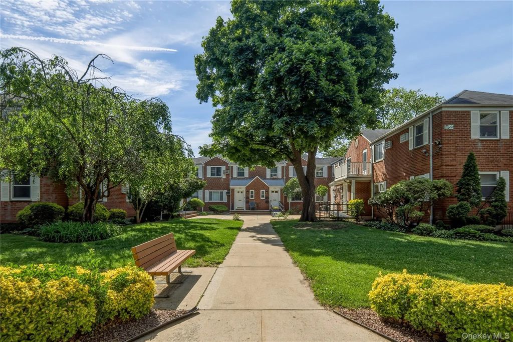 254-18 2nd Floor 75 Ave # Upper, Glen Oaks