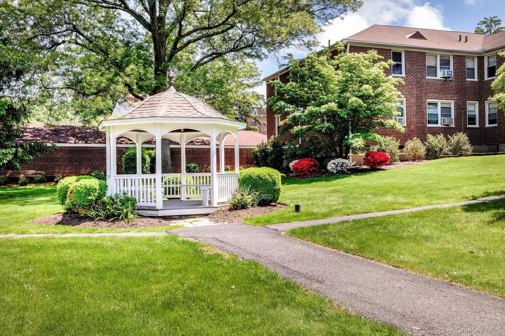 175 Bryant Avenue # 1i, White Plains