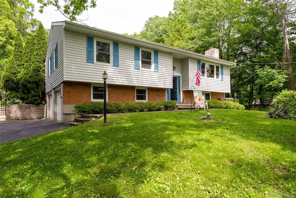 16 Dose Road, Wappingers Falls