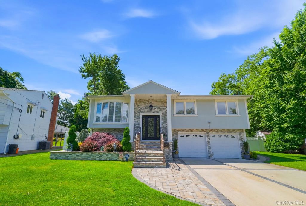 7 Dunhill Road, Manhasset Hills