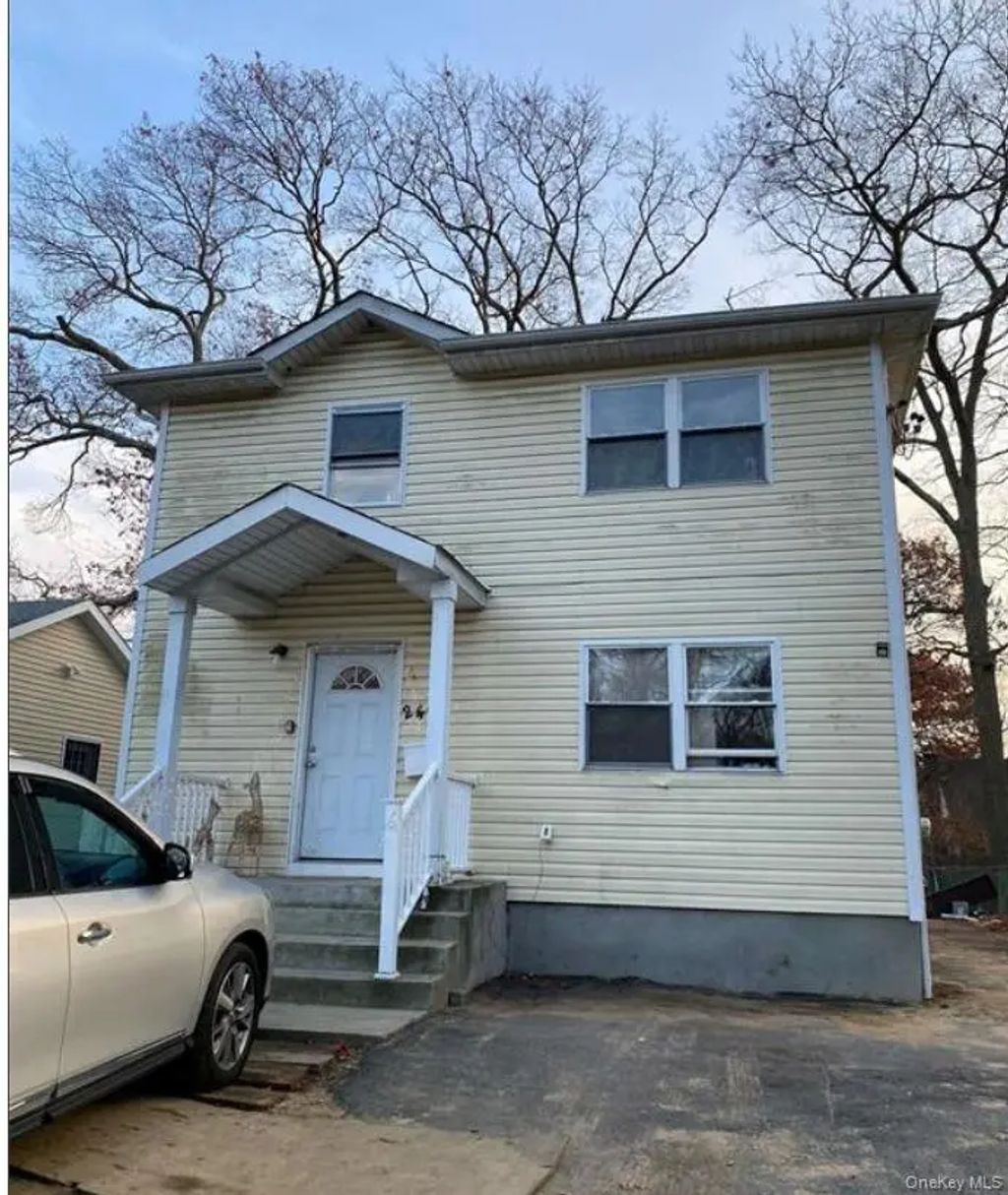 246 Parkway Boulevard, Wyandanch