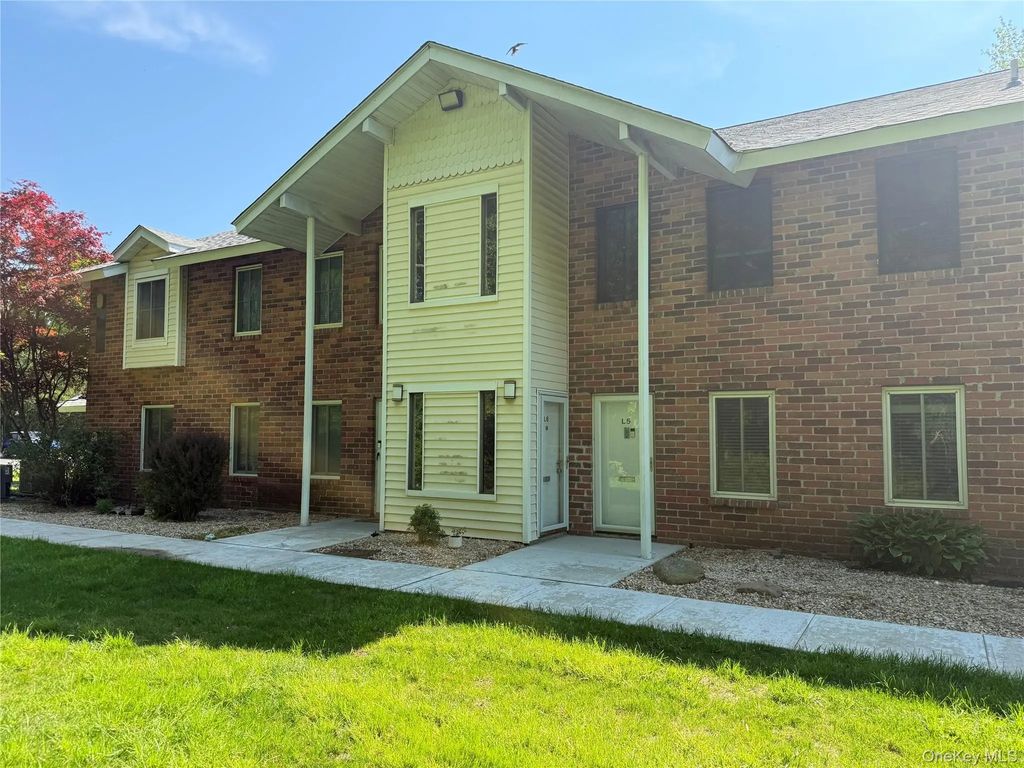 5 Laramie Court # 5, Coram