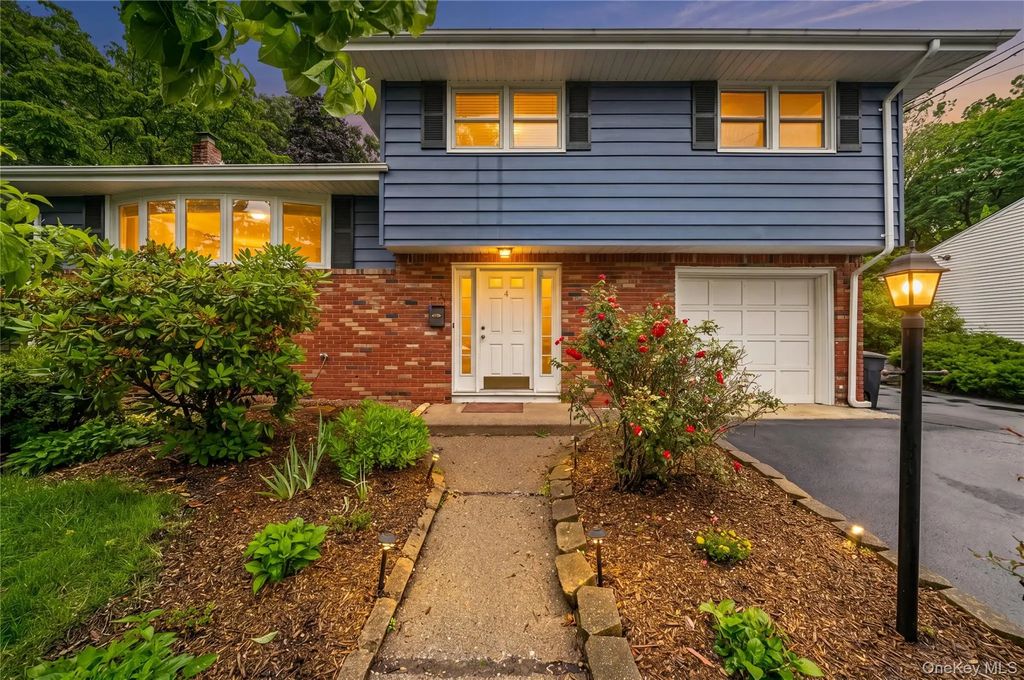 4 Forest Knoll Drive, Suffern