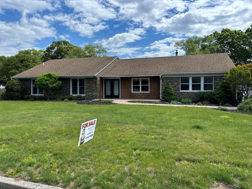 42 Annandale Road, Stony Brook