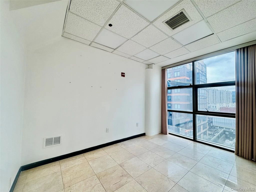 39-07 Prince Street # 6f, Flushing