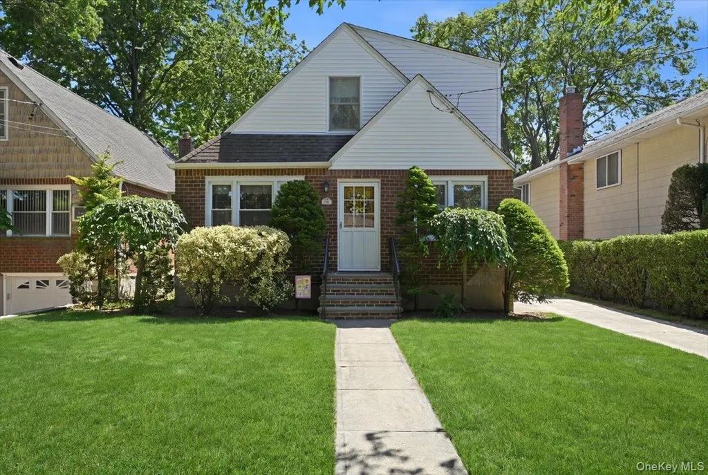 154 Cypress Street, Floral Park