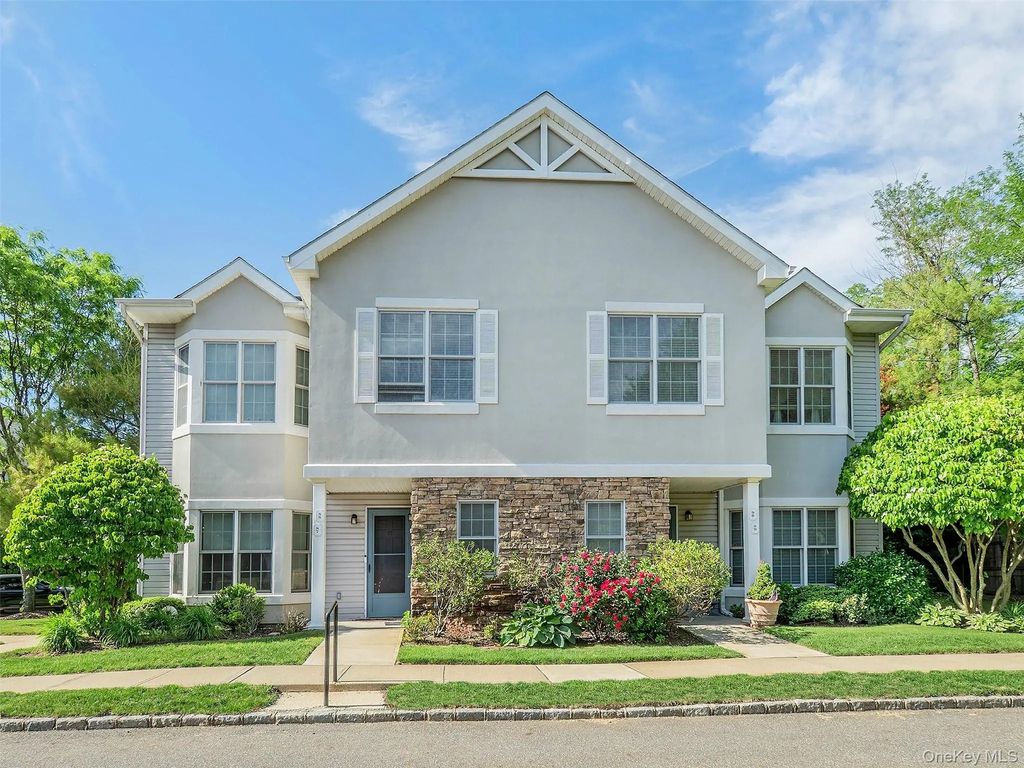 87 Pond View Drive, Port Washington