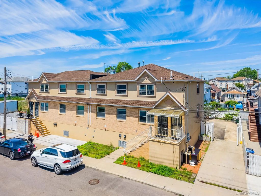 10205 Davenport Court, Howard Beach