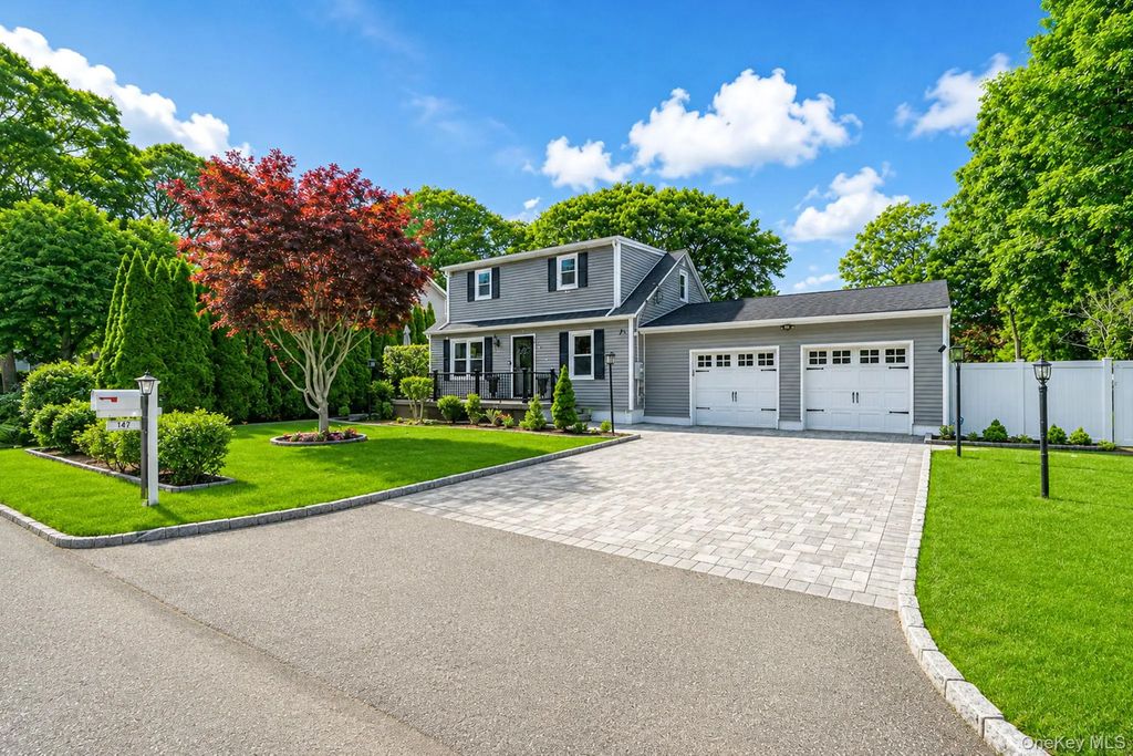 147 Baybright Drive E, Shirley