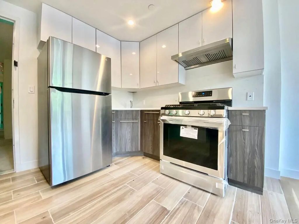 14020 Cherry Avenue # 3c, Flushing