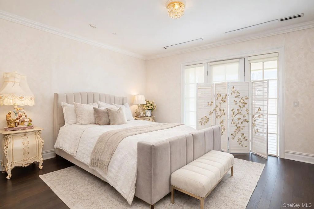 3000 Royal Court # 3201, North Hills