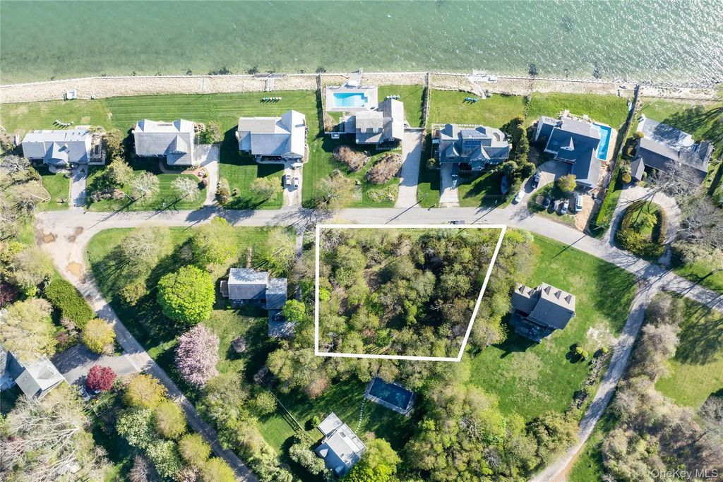 1115 Willow Terrace Lane, Orient