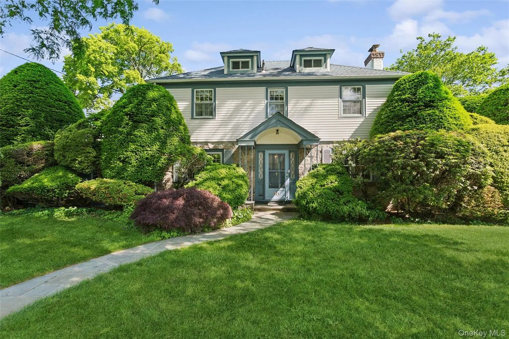 621 Oxford Street, Westbury