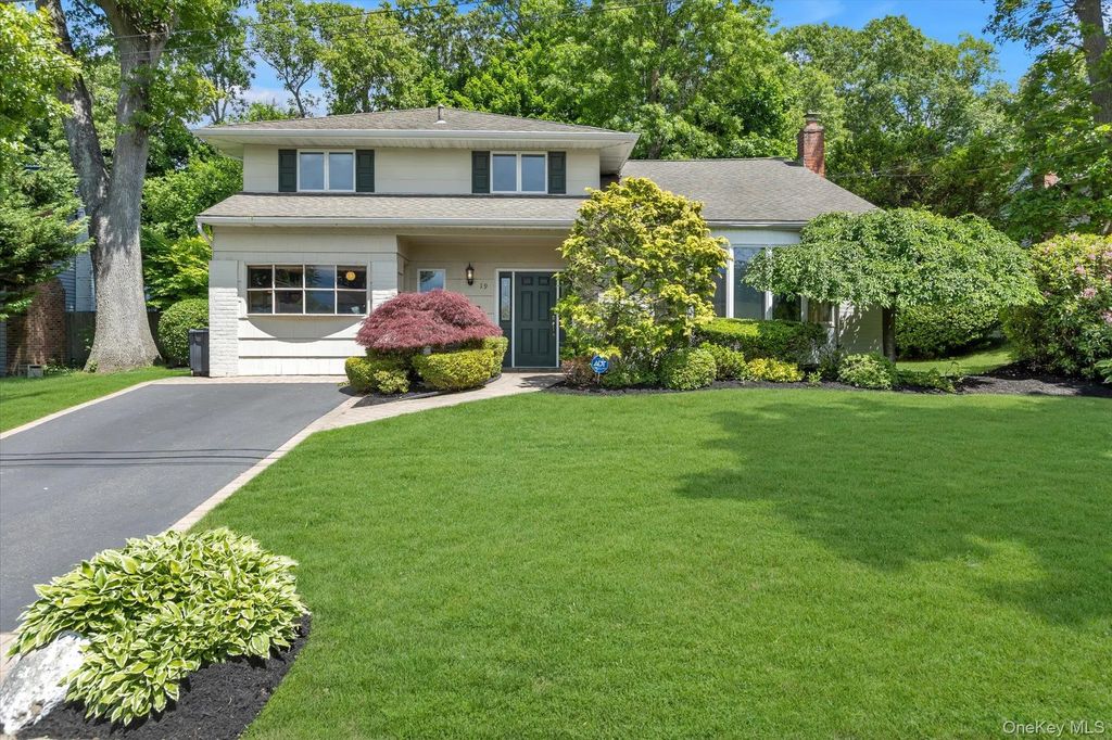 19 Cottage Court, Huntington Station