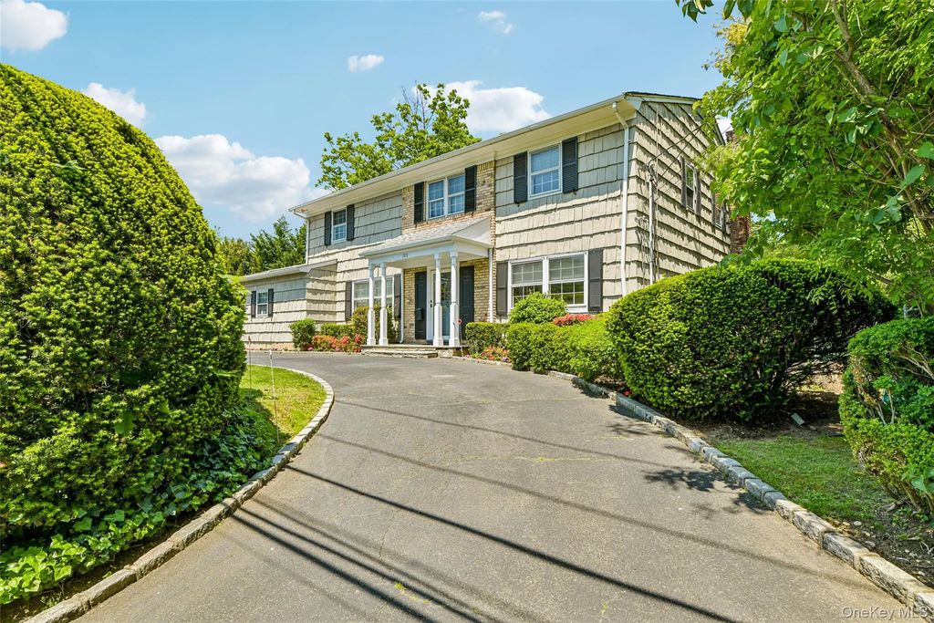 100 Hewlett Neck Road, Hewlett Neck