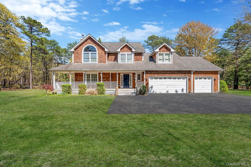 41 N Cozine Road, Manorville