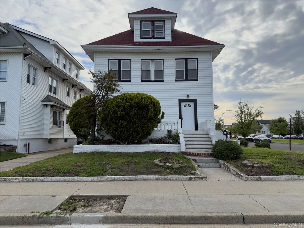 302 West Hudson, Long Beach