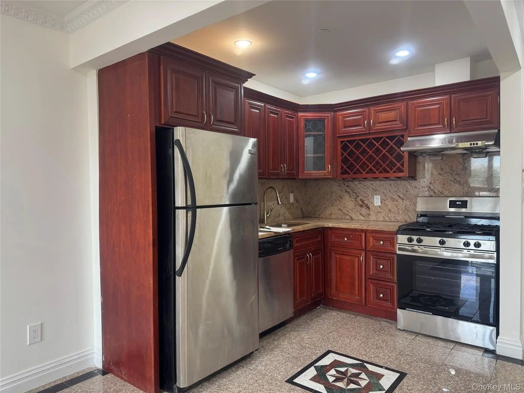 11128 37th Avenue # 3d, Corona