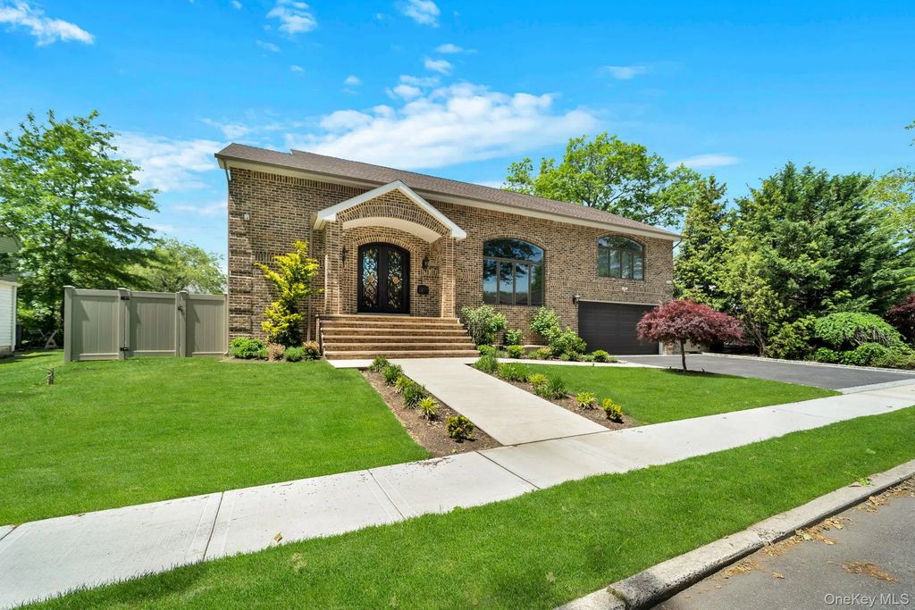 783 Oakleigh Road, North Woodmere