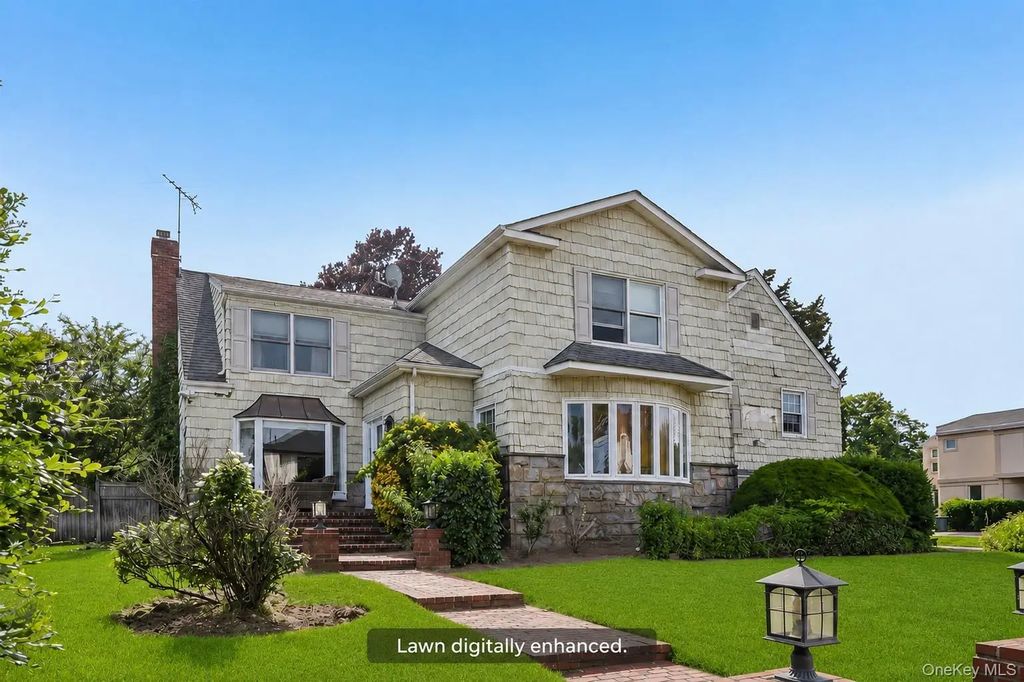 1304 Harbor Road, Hewlett Harbor