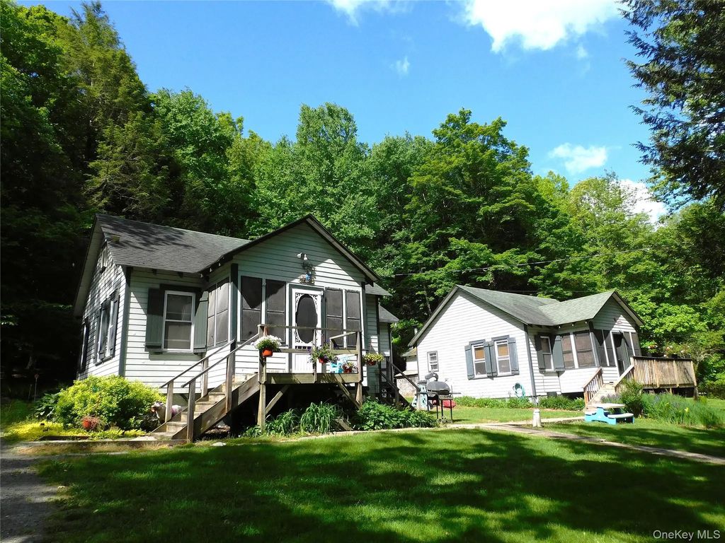 18 & 20 Church Road, Mountain Dale