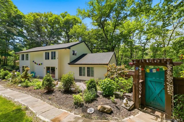 62 Old Sylvan Lake, Hopewell Junction
