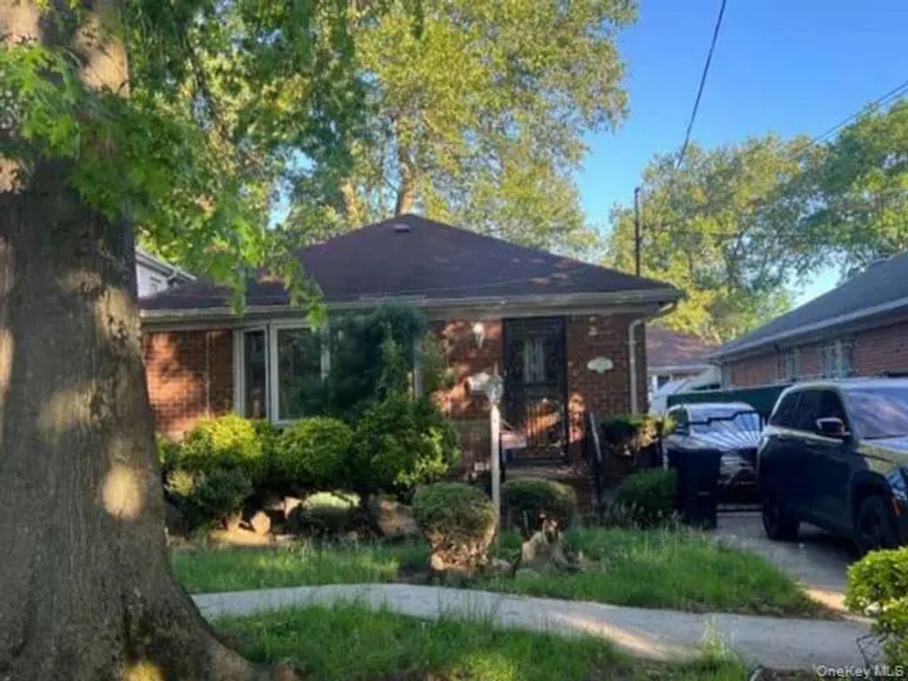 13838 222nd Street, Laurelton
