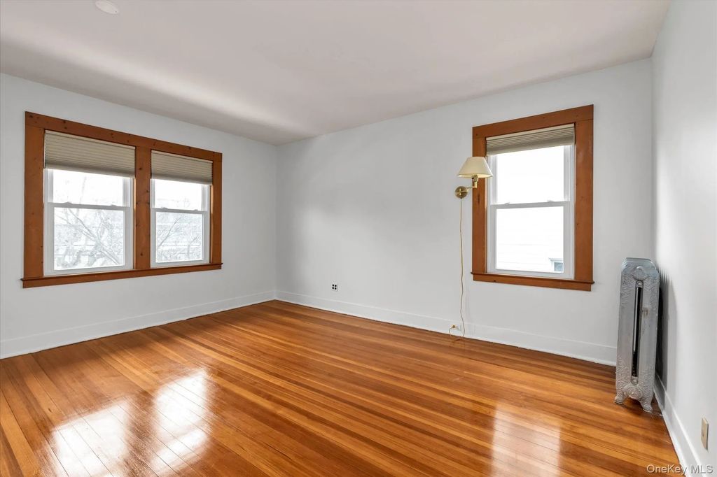 23 Thompson Place 2, Lynbrook