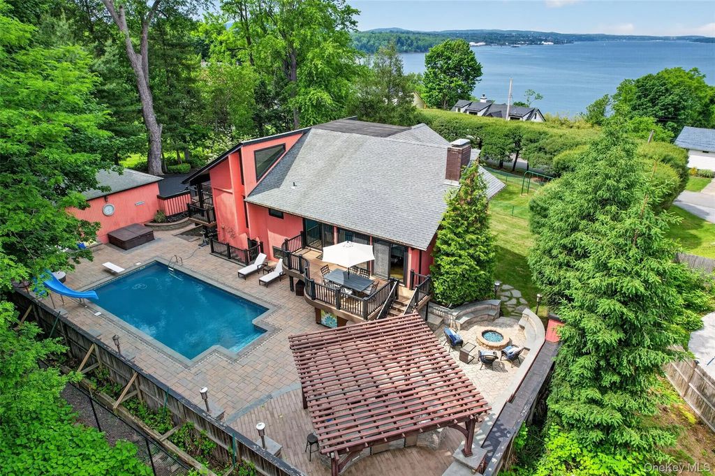 4 Grandview Avenue, Cornwall On Hudson