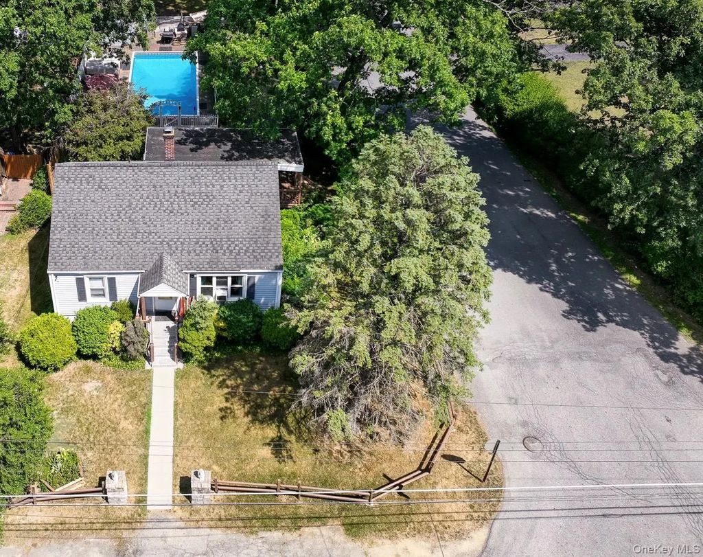 64 Crestwood Boulevard, Poughkeepsie