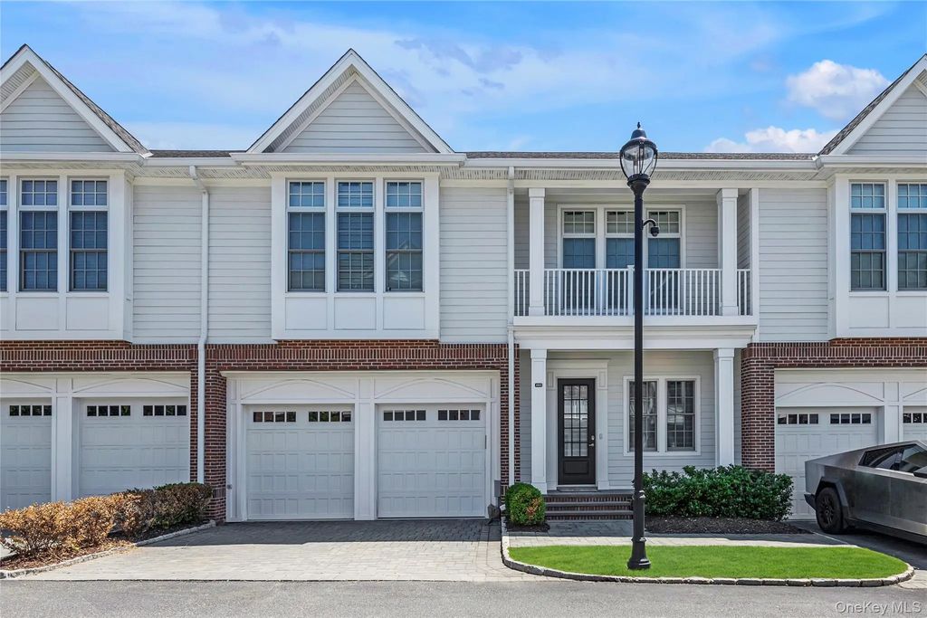 402 Grist Mill Circle, Roslyn