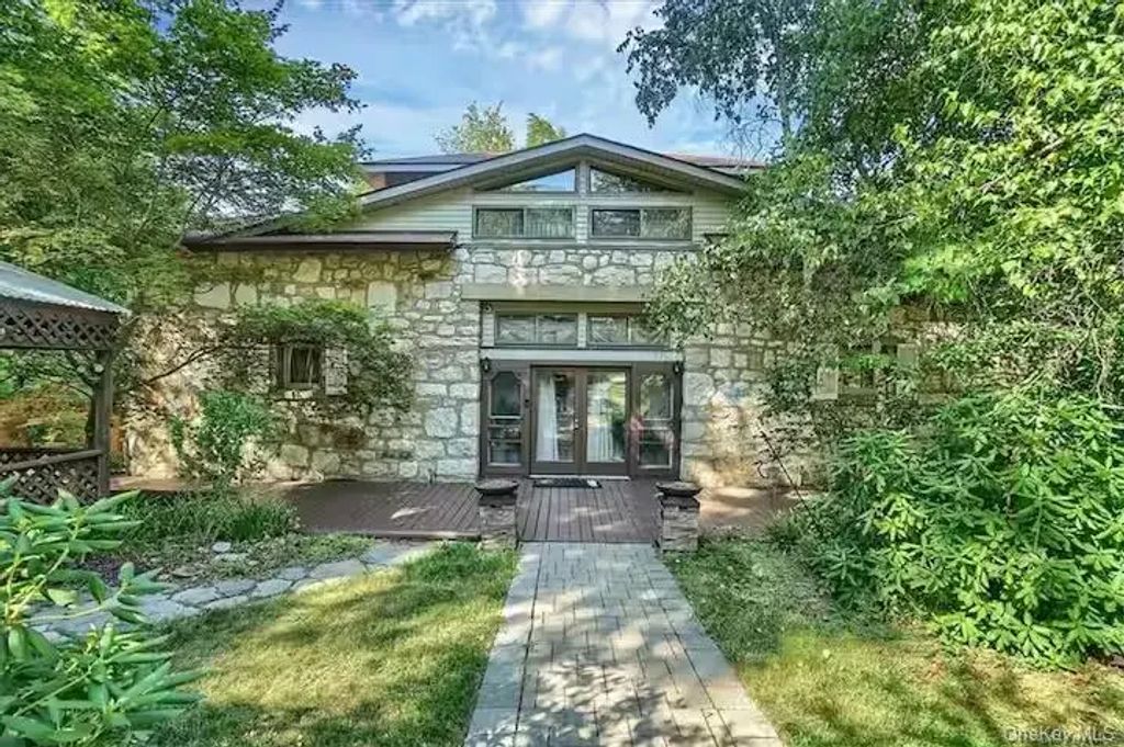 10 Little Road, Wurtsboro