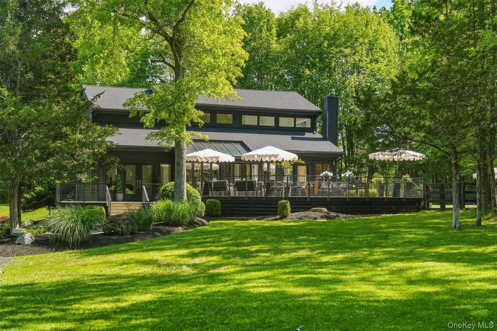 4 Moonstone Road, New Paltz